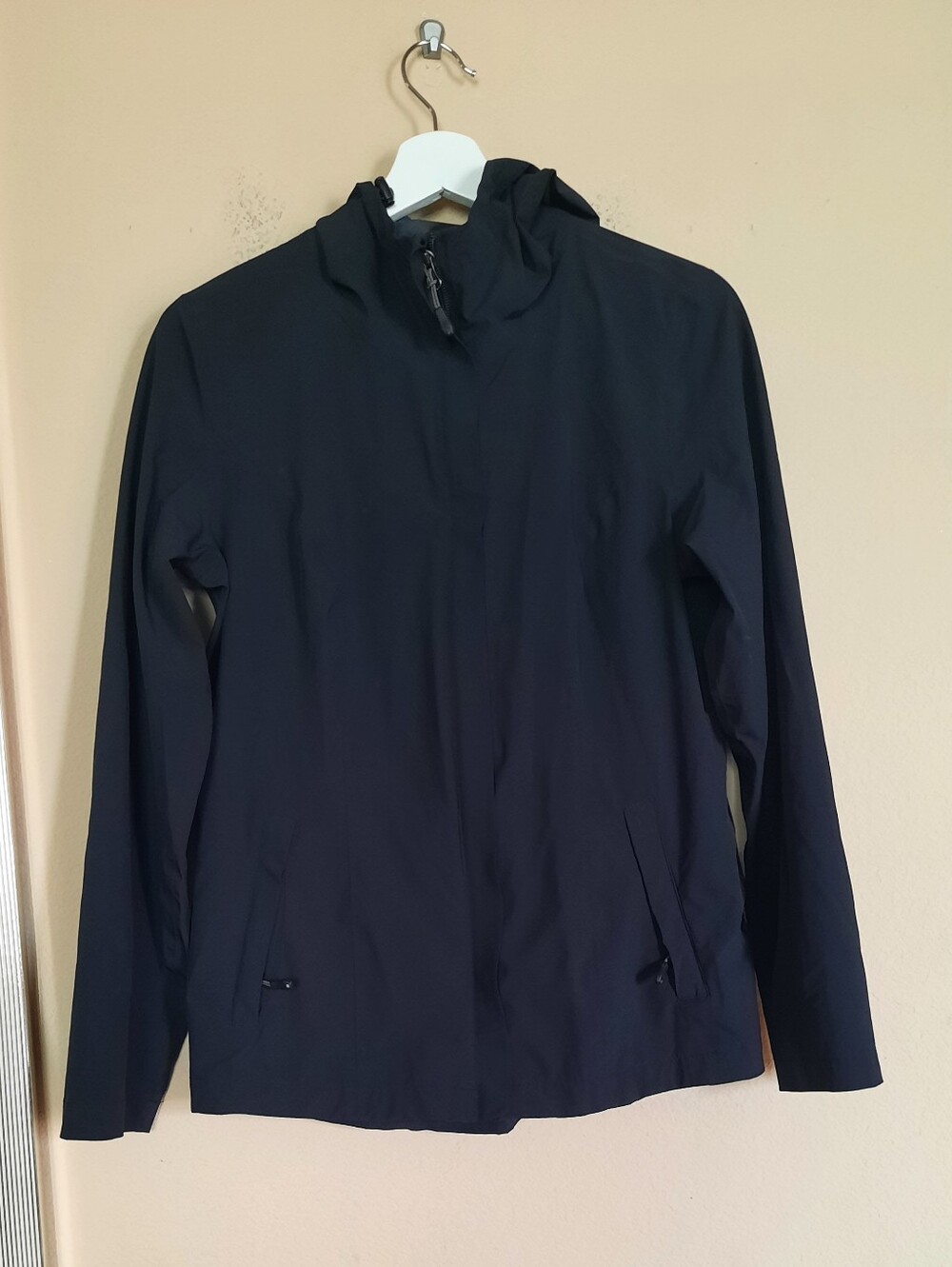 32 Cool Men's Windbreaker Black Hooded Lightweight Jacket